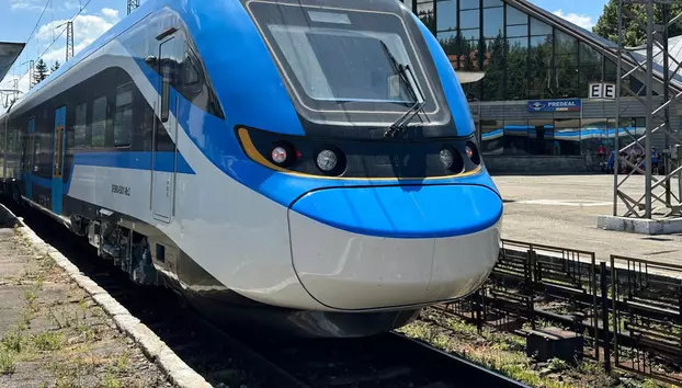 Primul tren chinezesc din România intră de mâine în circulație. Va efectua zilnic curse între București și Brașov