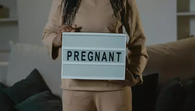 Un tată crează o aplicație care să ajute gravidele să aleagă alimente potrivite pentru sarcină