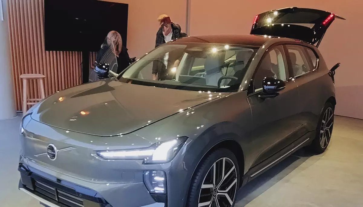 Volvo EX60 și Rivian R2 intră în cursa SUV-urilor electrice din SUA. Noile modele mizează pe tehnologie și autonomie
