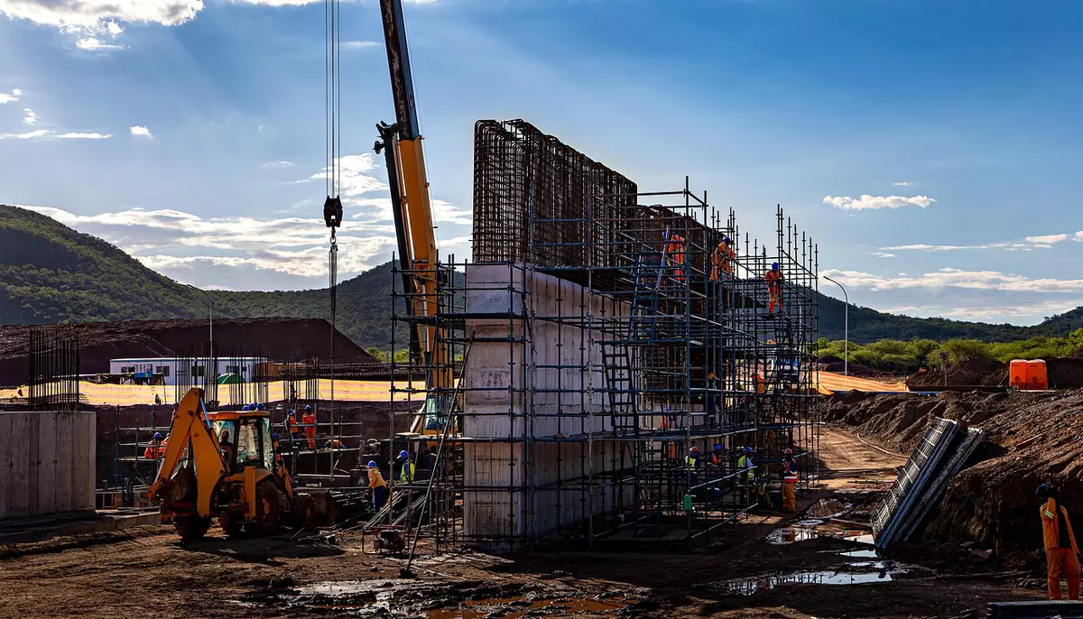 Piața construcțiilor a crescut cu aproape 12% în primele patru luni. Companiile riscă să rămână însă fără muncitori calificați