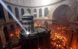 Ierusalim, locul miracolului. Cum are loc aprinderea Luminii Sfinte în Sâmbăta Mare