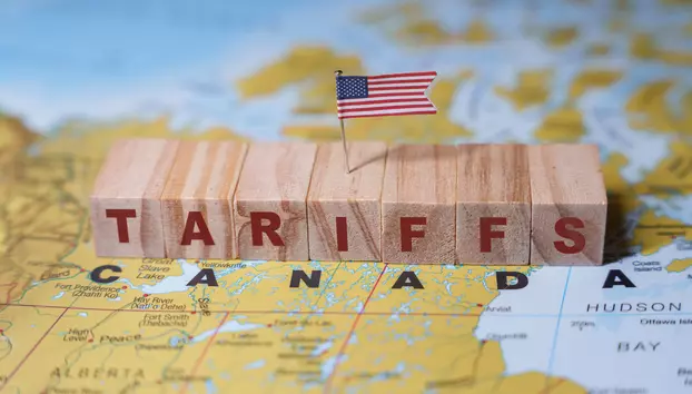 Trump amână tarifele de 50% pentru Canada, după progresele anunțate în negocierile cu Ottawa. Acordul anunțat nu este încă finalizat