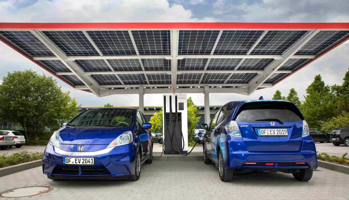 Vehiculele electrice contribuie la stabilizarea rețelelor. Mașinile pot retrimite energie în sistem