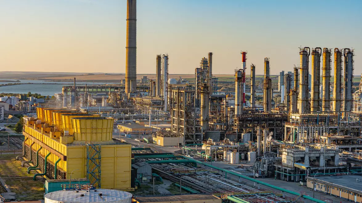 Rafinăria Petromidia a atins niveluri record de producție. Sistemul digital APC a generat economii de peste 2,5 milioane de dolari