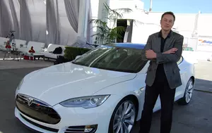 Elon Musk respinge informațiile despre posibila vânzare a operațiunilor Tesla din China. Raportul invocă o eventuală fuziune cu SpaceX