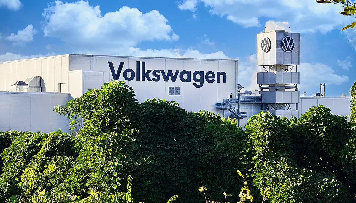 Volkswagen caută noi locuri de muncă pentru până la 500 de manageri disponibilizați. Porsche și BMW reduc, la rândul lor, personalul administrativ