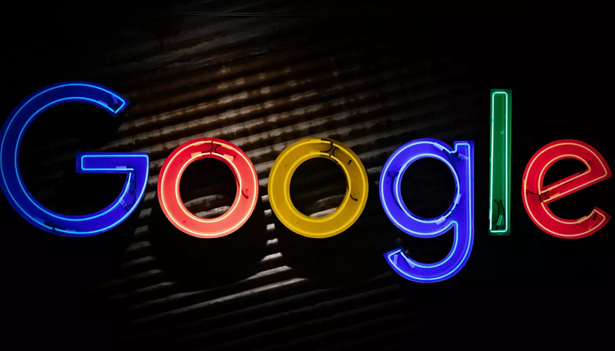 Google se confruntă cu un nou val de litigii. Rivalii cer despăgubiri după sancțiunea record de 1 miliard de dolari