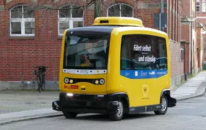Primul robotaxi fără volan și pedale aprobat pentru curse plătite. Zoox, compania Amazon, va lansa serviciul în Las Vegas