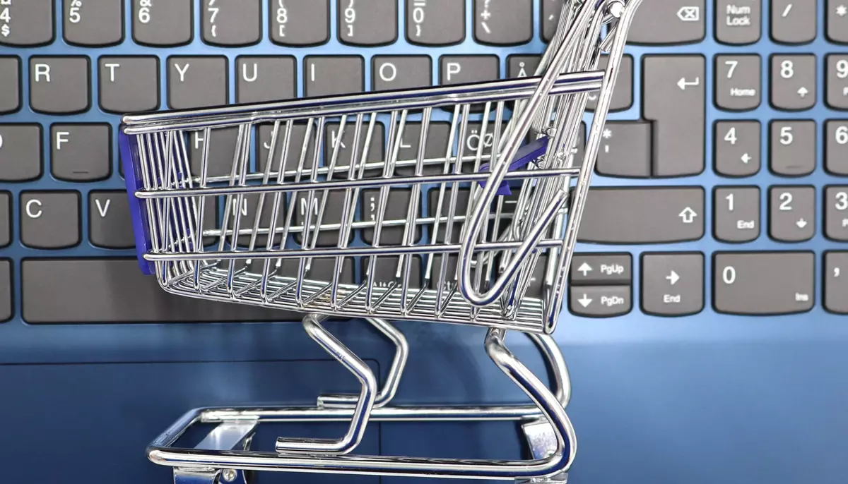 Comenzile online între firme cresc cu 29%, dar coșul scade cu 13%. IMM-urile cumpără defensiv sub presiunea lichidității