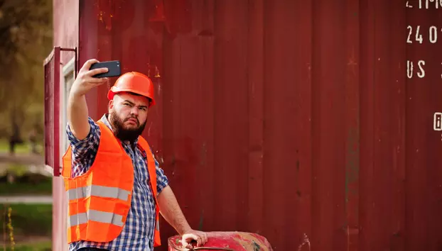 De ce pleacă românii din țară. Salariile cresc, dar milioane de oameni continuă să muncească în străinătate