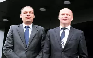 Povestea fraților Pavăl. Cum s-a născut un imperiul Dedeman de trei miliarde de dolari dintr-un spațiu de 16 metri pătraţi și o Dacie împrumutată de la socri