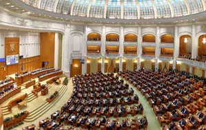 Parlamentul a adoptat legea decarbonizării. Închiderea centralelor pe cărbune va depinde de punerea în funcțiune a unor surse alternative
