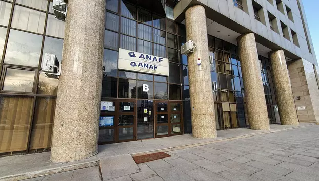 Când plătește o firmă taxele pentru un PFA recalificat de ANAF