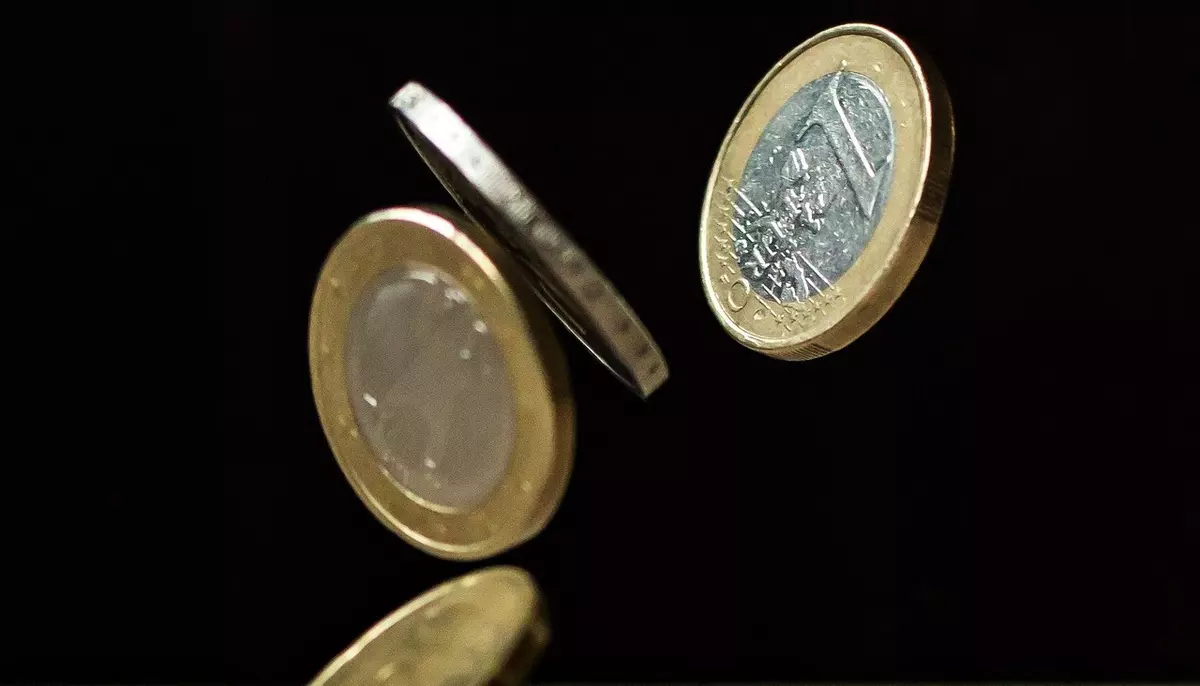 Locomotiva UE și vagonul România. Efectul economic periculos al lipsei de alternativă deghizată în virtute