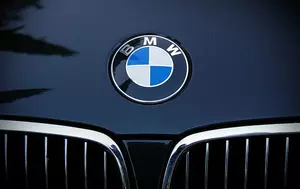 BMW își reduce prognoza de profit. Acțiunile scad cu 7% din cauza presiunilor din China și Orientul Mijlociu 