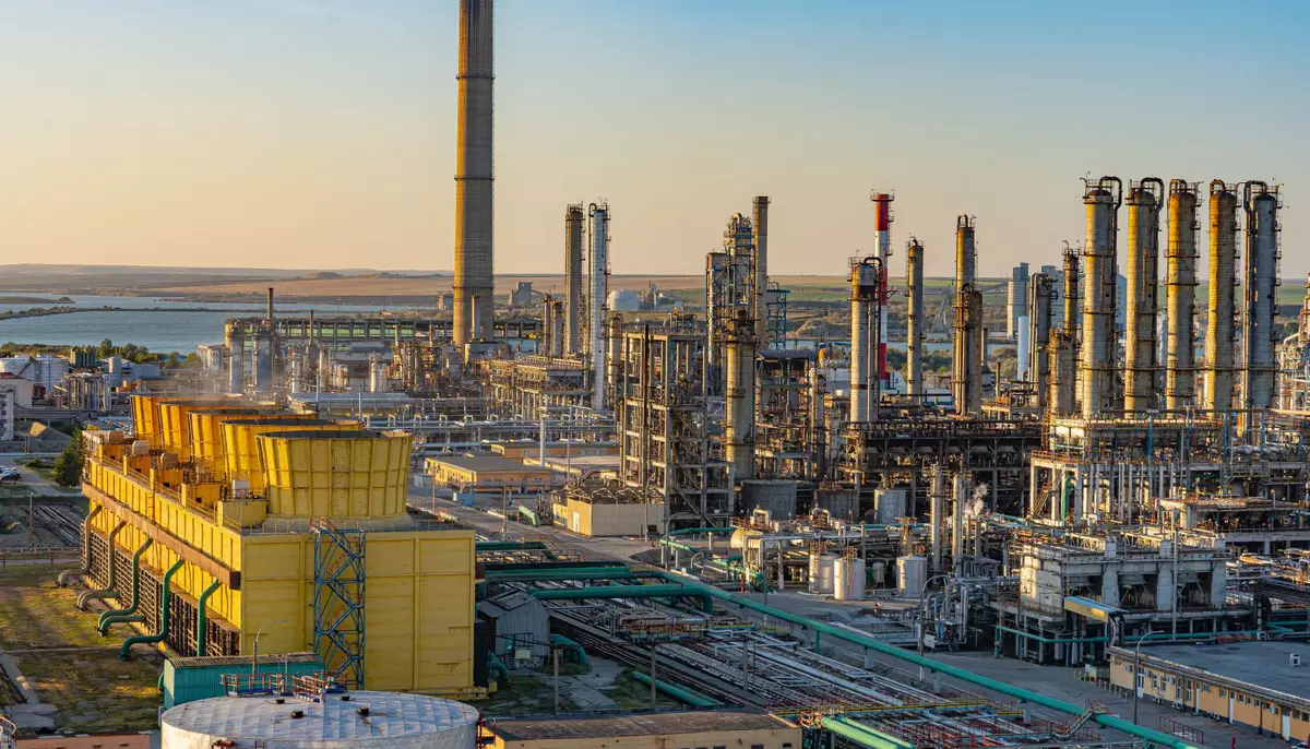 Rafinăria Petromidia a atins niveluri record de producție. Sistemul digital APC a generat economii de peste 2,5 milioane de dolari