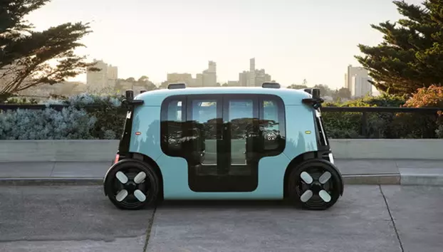 Robotaxiurile Amazon, fără volan și pedale, au ajuns pe străzi. Zoox începe să taxeze cursele