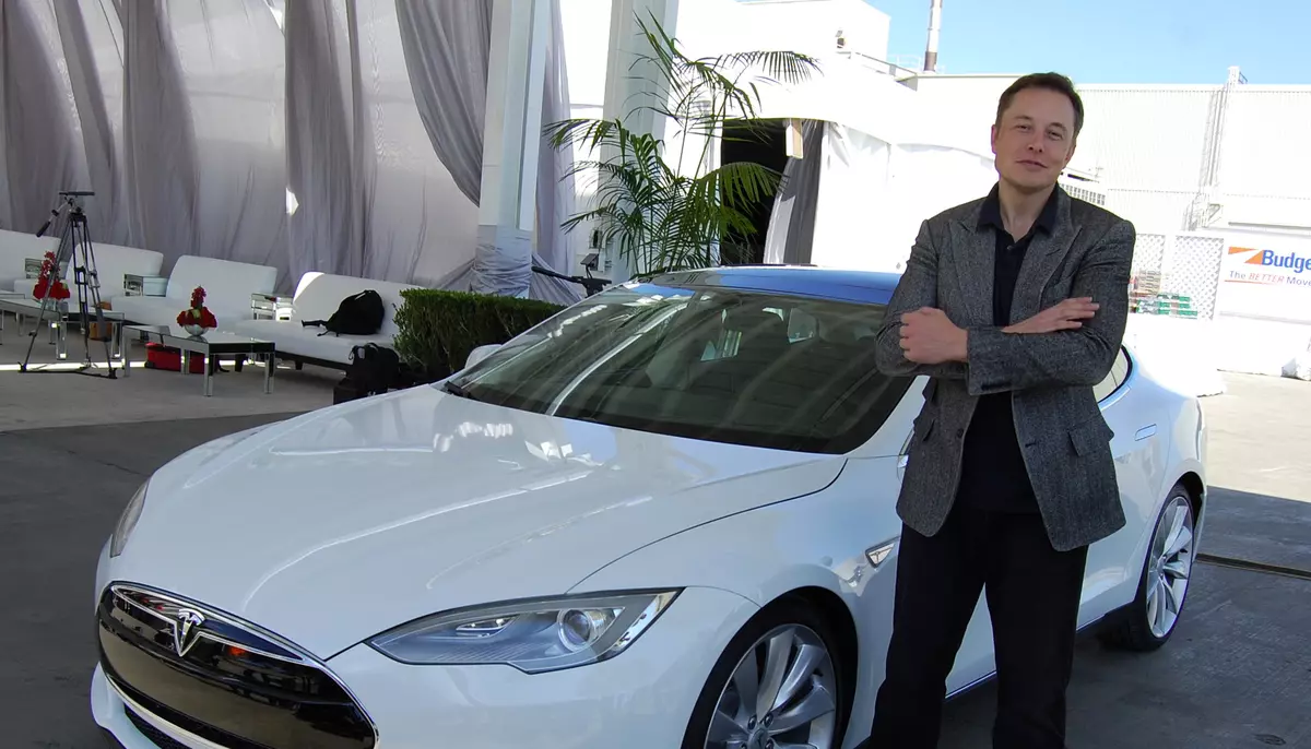 Elon Musk respinge informațiile despre posibila vânzare a operațiunilor Tesla din China. Raportul invocă o eventuală fuziune cu SpaceX