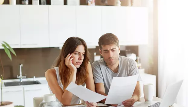 Credit cu dobândă fixă sau variabilă. Ceea ce alegi îți poate schimba rata lunară și bugetul familiei
