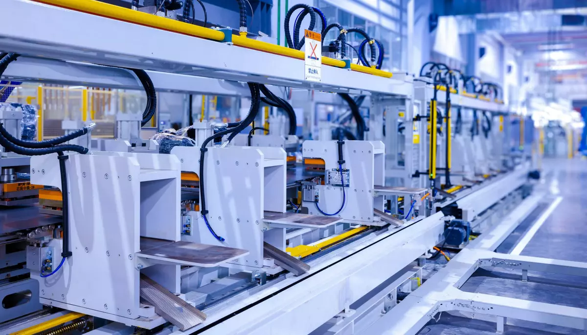 Producția industrială a scăzut cu 3% în aprilie. Energia a rămas singurul sector pe plus