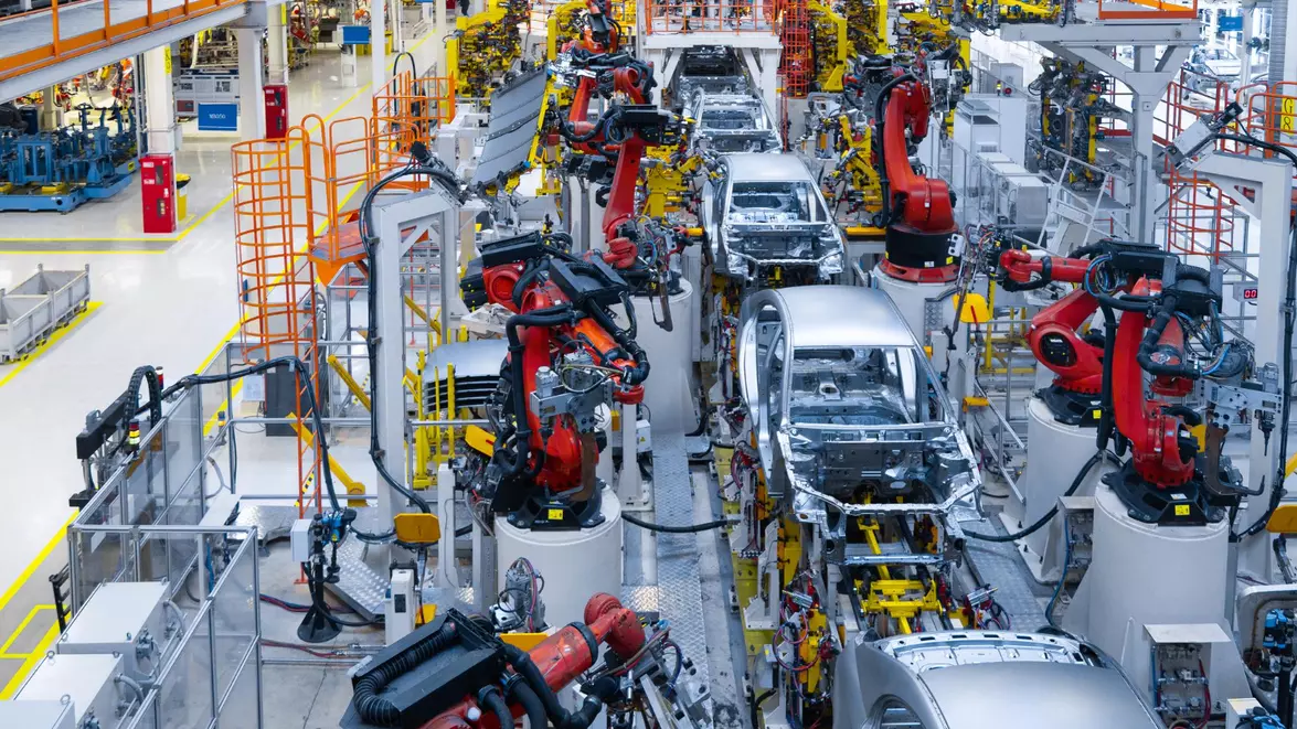 Producătorii auto occidentali pierd teren în China. Mașinile electrice locale domină cea mai mare piață auto din lume