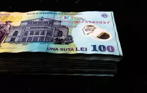 Cine câștigă de pe urma majorării salariului de bază minim? Statul este principalul beneficiar, iar IMM-urile ies în pierdere