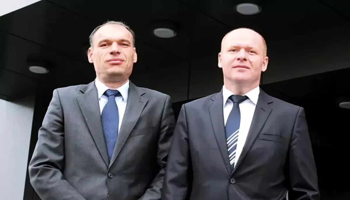 Povestea fraților Pavăl. Cum s-a născut un imperiul Dedeman de trei miliarde de dolari dintr-un spațiu de 16 metri pătraţi și o Dacie împrumutată de la socri