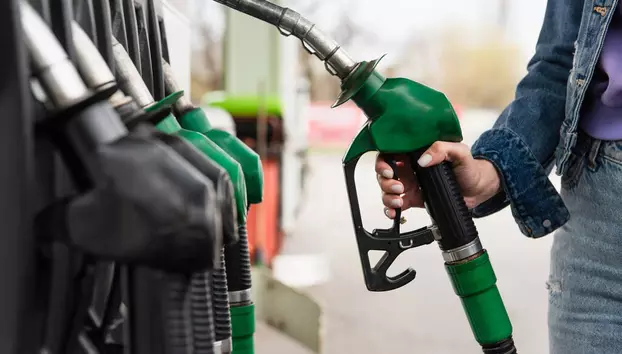 Comisia Europeană ia în calcul o nouă taxă pentru giganții din petrol și gaze