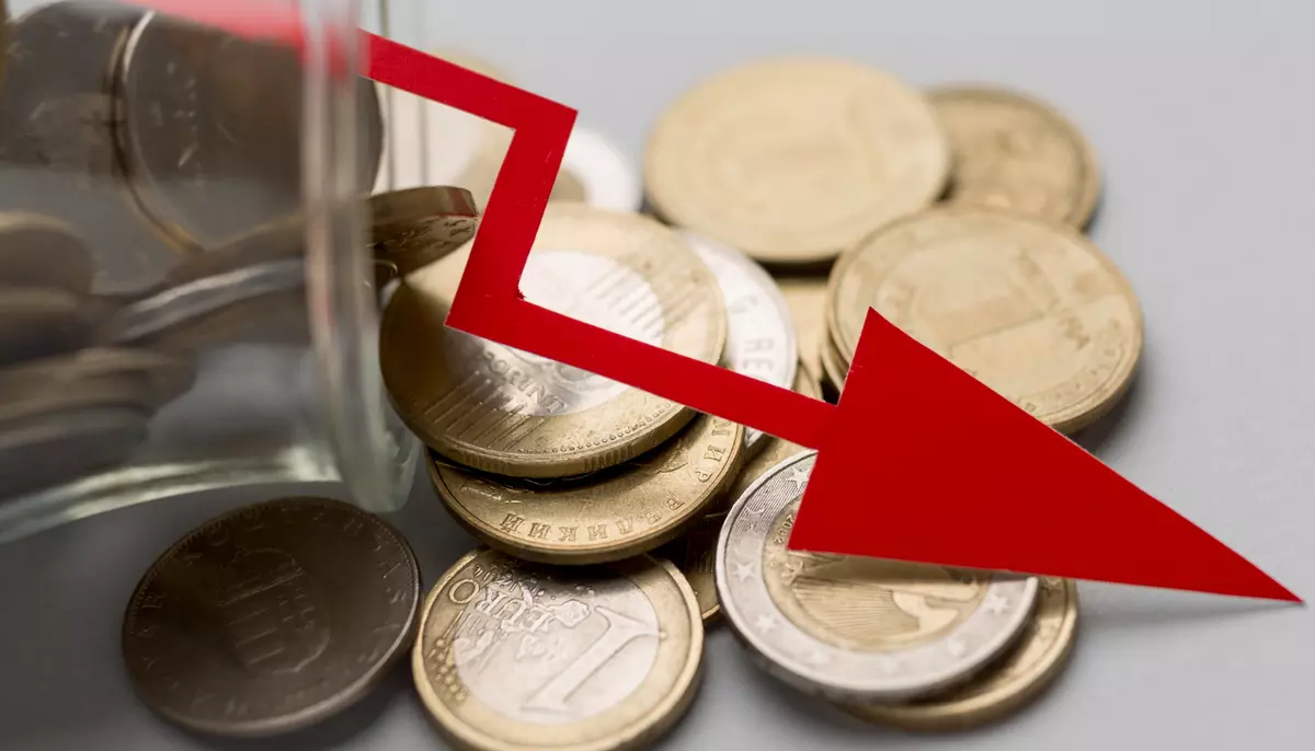 Mecanismul inflației, explicat de guvernatorul BNR. Cursul valutar urcă rapid prețurile, dar acestea scad greu după aprecierea leului