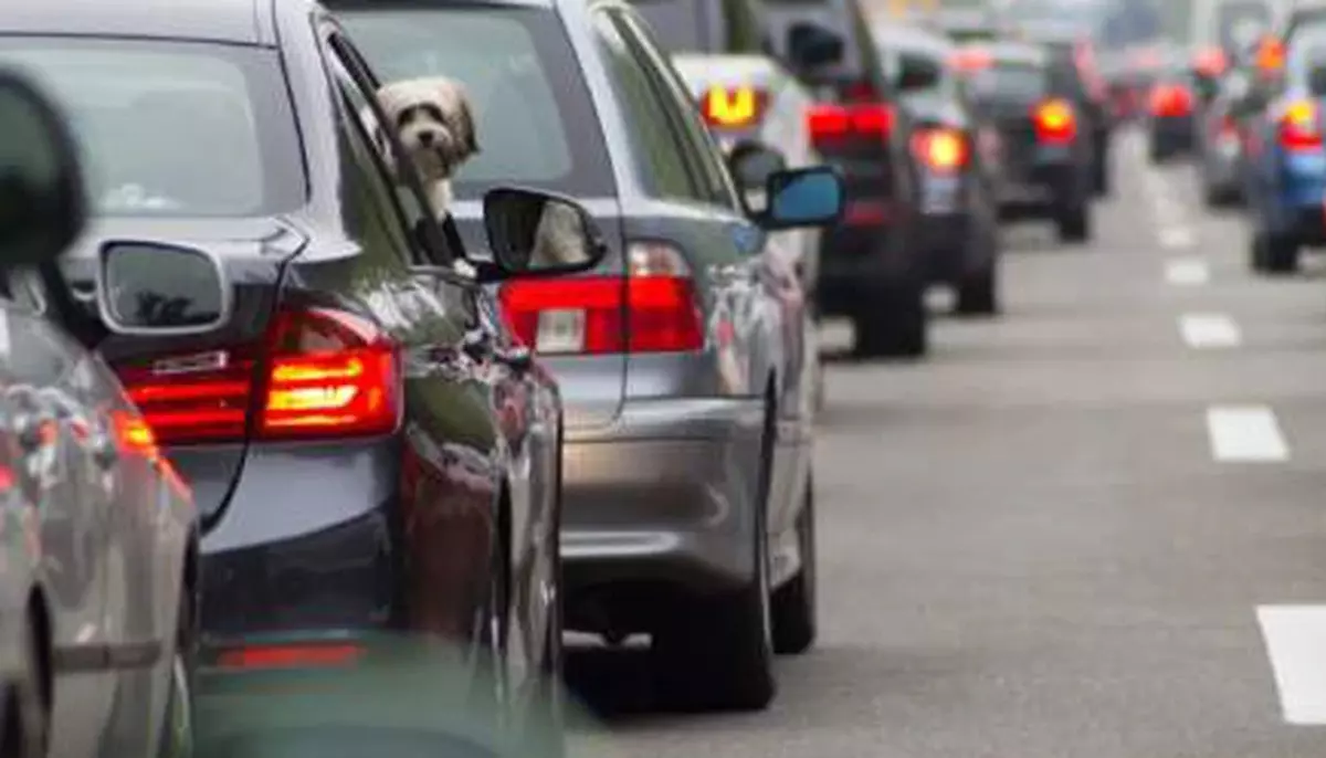 Vânzări auto: Electricele s-au triplat în aprilie. Hibridele au trecut de 60% din piața auto
