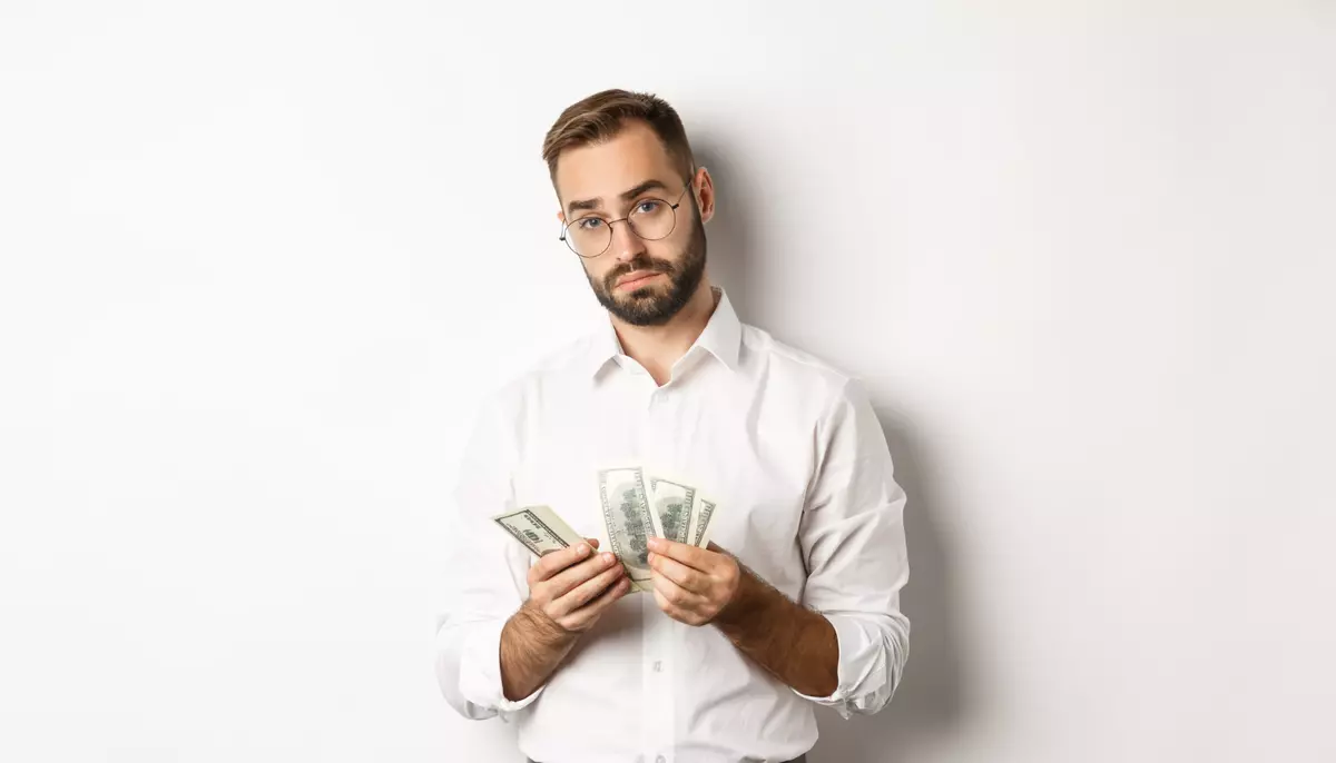 Peste 50% dintre români sunt nemulțumiți de salariu. Tot mai mulți iau în calcul schimbarea locului de muncă
