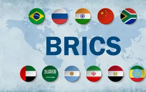 BRICS lansează noi strategii de reducere a dependenței de dolar. Statele membre iau în calcul interconectarea sistemelor de plăți