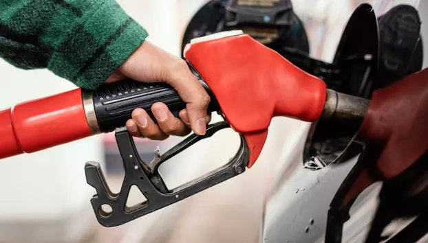 Spania conduce scumpirea benzinei în Uniunea Europeană. Retragerea ajutoarelor fiscale împinge prețurile în sus