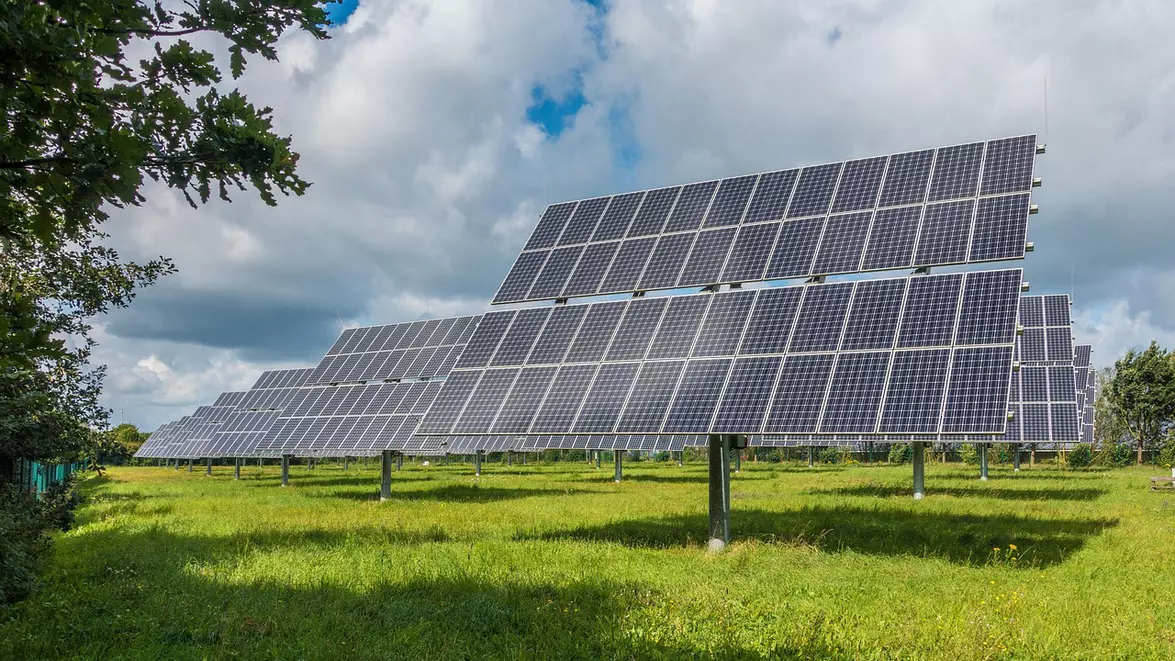 Spania se confruntă cu un exces de energie solară. Finanțatorii boomului de 80 de miliarde de dolari încep să se retragă 
