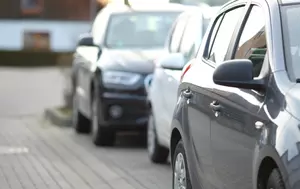 Tot mai puțini români cumpără mașini noi. Înmatriculările au scăzut cu 28% în iulie