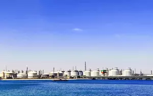 Prețul petrolului sare cu peste 2% pe fondul conflictului SUA-Iran. Țițeiul Brent urcă spre 93 de dolari pe baril