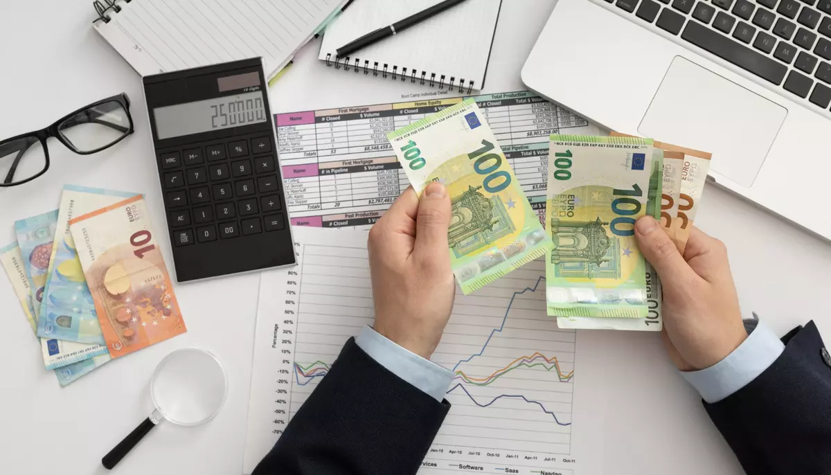Salariul mediu net a ajuns la 5.734 de lei în iunie. Puterea de cumpărare a scăzut însă cu 6,3% într-un an
