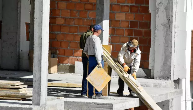  Materialele de construcții s-au scumpit cu până la 30%. Piața imobiliară își schimbă ritmul