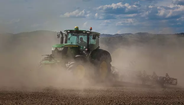 Criza de lichiditate din agricultura românească se acutizează. De ce creditul furnizor nu mai este o soluție viabilă pentru fermieri