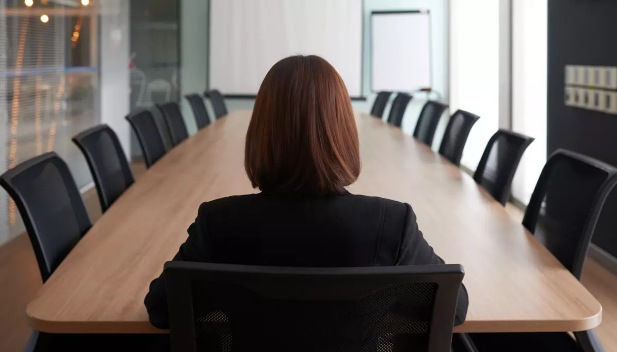 Schimbare majoră în conducerea companiilor listate la BVB. Echilibrul de gen „înclină balanța” în numirile consiliilor de administrație