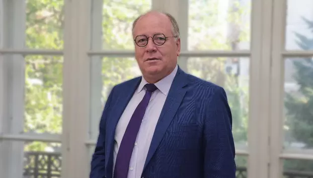 Căderea Guvernului Bolojan pune presiune pe economie. Bruno Ștefan: „Într-o criză, banii se ascund”