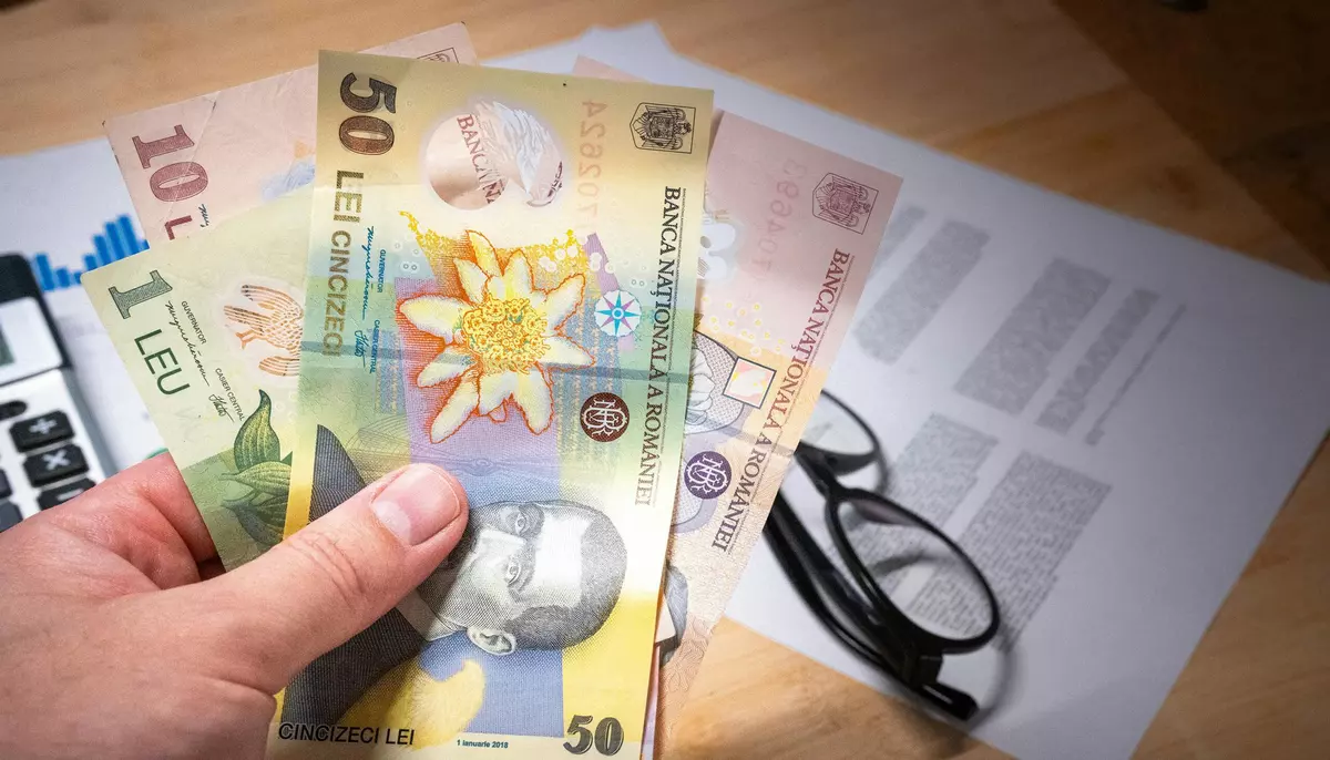 Banii puțini la pensie, motiv de îngrijorare pentru românii de la oraș. Lipsa fondurilor în situații de urgență este pe poziția a doua