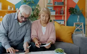 Casele de pensii le cer pensionarilor să nu solicite restituirea CASS. Sumele ar putea fi rambursate automat după o decizie favorabilă