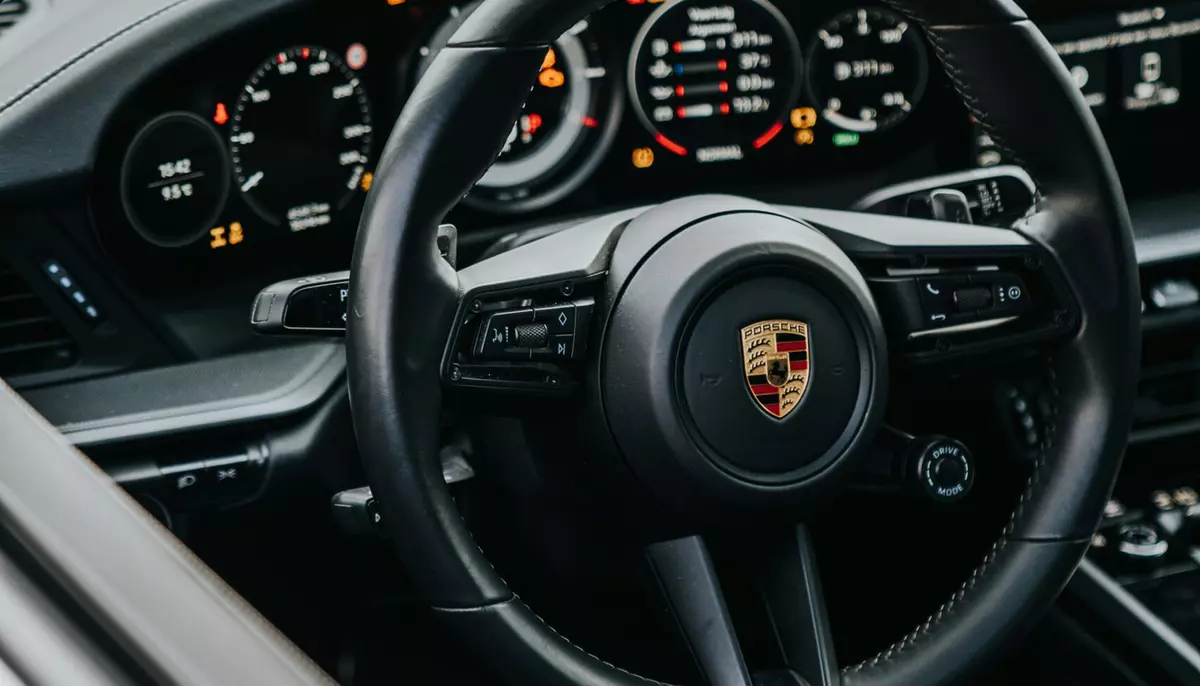 Porsche a livrat mai puține mașini în prima jumătate a anului. Producătorul german raportează un declin de 16% 