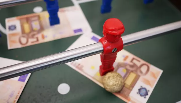Campionatul Mondial de Fotbal crește câștigurile platformelor de predicții la niveluri record. Kalshi a ajuns la 31 de miliarde de dolari, iar Polymarket – la 11 miliarde