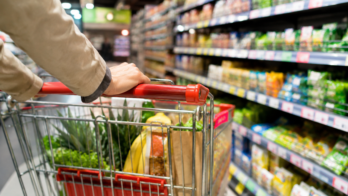 Comerțul cu amănuntul a scăzut în mai pentru a zecea lună la rând. Vânzările au coborât cu 4,7%