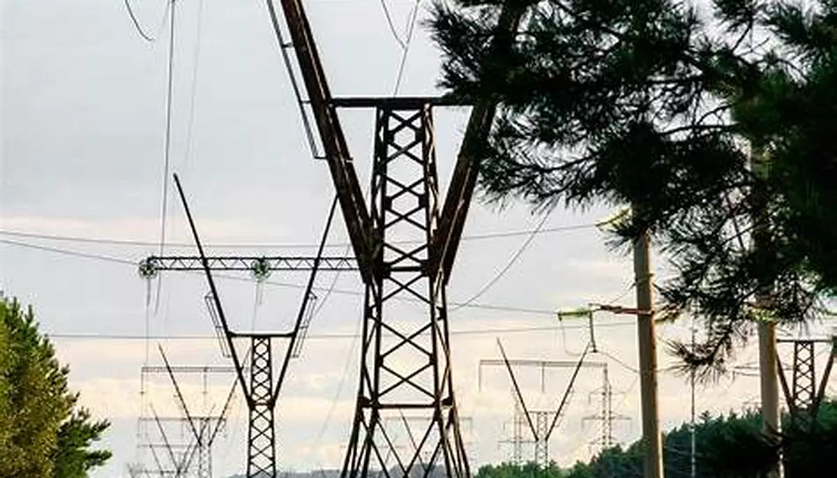 Temperaturile ridicate pun presiune pe piața energiei din România. Prețul spot urcă la 224 euro/MWh, cel mai ridicat nivel din UE