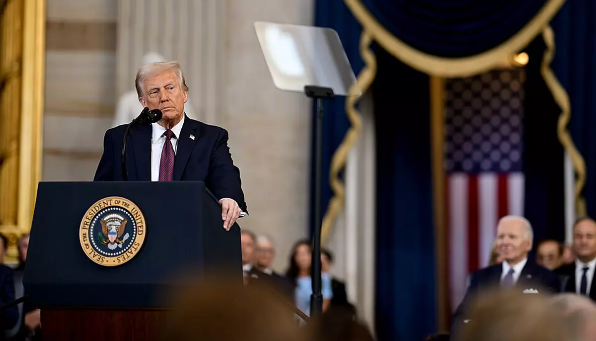 Donald Trump amenință Europa cu tarife vamale de 100% pentru exporturile către SUA. Taxele digitale pentru giganții americani reaprind disputa comercială 