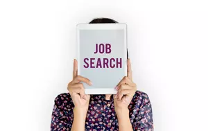 Locurile de muncă vacante au scăzut la 26.500. Industria prelucrătoare concentrează peste o cincime dintre posturi