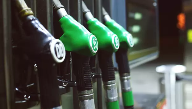 Motorina s-a ieftinit după reducerea temporară cu 20% a accizei. Prețul a coborât sub 10 lei în mai multe stații